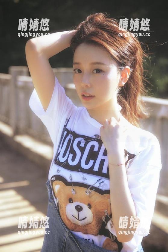 推女神-梓萱Crystal 推女神 - 全套梓萱Crystal女王图包,凝聚多重风格与性感魅力