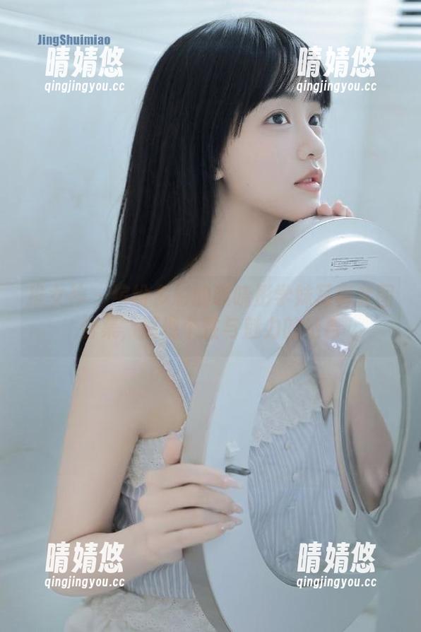 推女神 - 缤纷多彩的谭晓彤学妹写真套图合集，展现个性与魅力的结合
