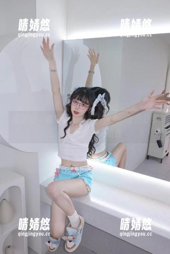 星颜社 - 解锁时尚密码，梦心玥原图分享与裤里丝的完美结合
