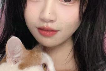 星黛鹿鹿i独特风格，高清写真展现罩纱豹纹泳装之美