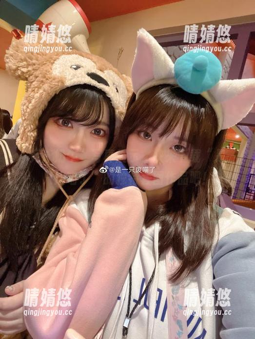 是一只废喵了 “竞泳奶牛”写真展示,快来下载“是一只废喵了”的独特套图作品吧!