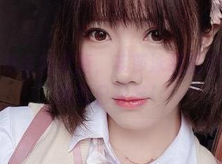 是本末末全新更新，莱莎泳装图包带你领略夏日芬芳！