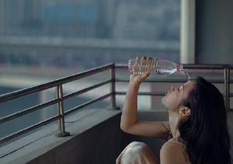 果团网 – 套装作品回顾：周琰琳LIN在无圣光中演绎时尚精髓