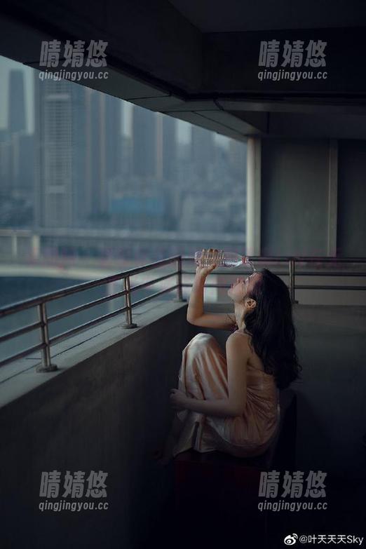 果团网 - 套装作品回顾：周琰琳LIN在无圣光中演绎时尚精髓