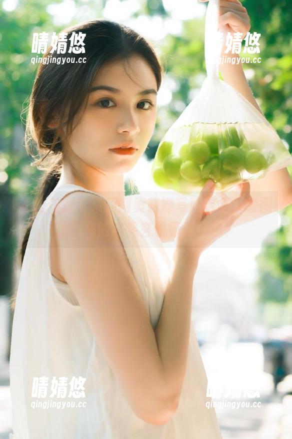 不止美丽！果团网奥莉娜写真合集，套图里隐藏的搞笑玄机等你发现！