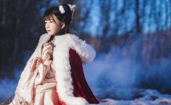 探索桜桃喵《炮姐COS》的魅力，超高人气的照片合集让每个角度都惊艳！