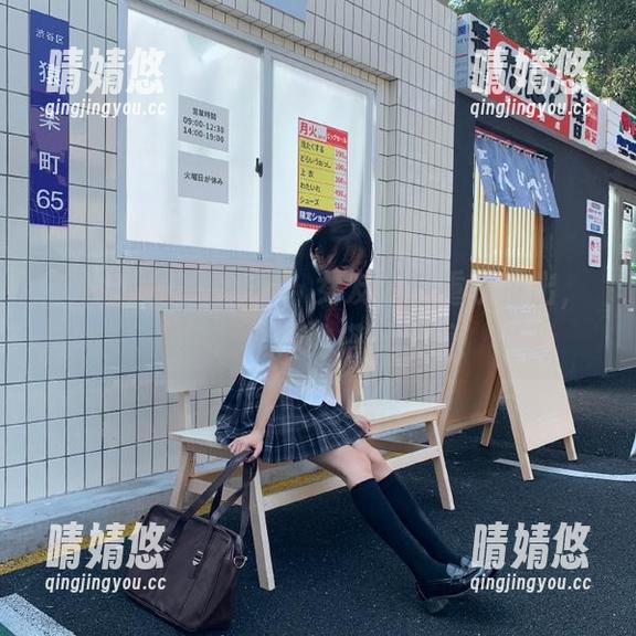 梦丝女神 - 最新玥玥女友图包重磅推出，感受她独特的搭配灵感！