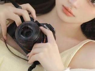 森萝财团 – 小奶糕Milky毛衣系列写真，优雅姿态与清新图片完美交融