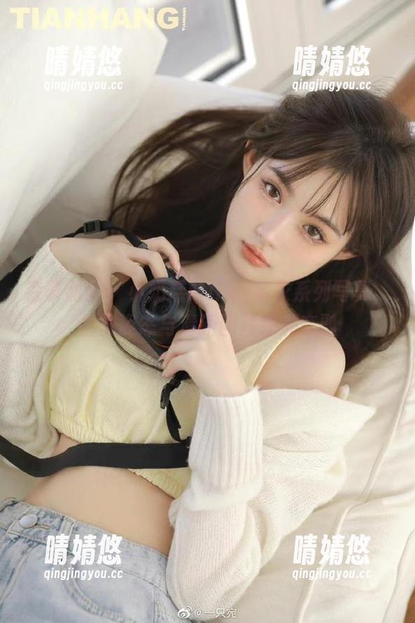 森萝财团 - 小奶糕Milky毛衣系列写真，优雅姿态与清新图片完美交融
