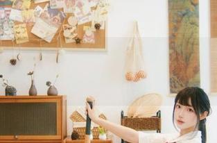 森萝财团全新写真作品：可爱的白丝少女玩手机，带来独特的套图体验