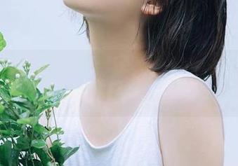 模范学院 – 超赞Ellie艾栗栗全套美腿图包，展现她个性与风格的独特魅力！