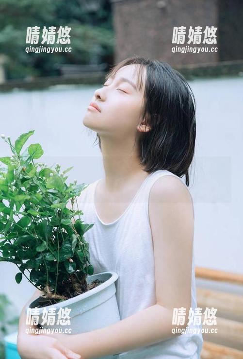 模范学院-Ellie艾栗栗 模范学院 - 超赞Ellie艾栗栗全套美腿图包,展现她个性与风格的独特魅力!