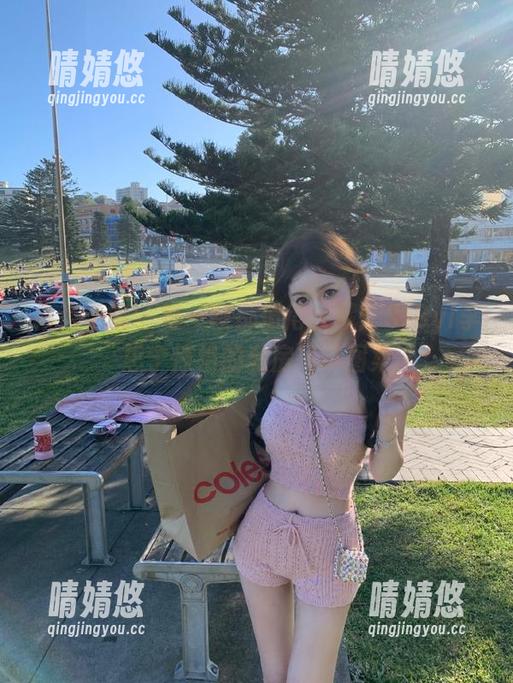 模范学院-SiByl李思宁 模范学院 - 每一帧都值得收藏:SiByl李思宁惊艳的私房吊带图集