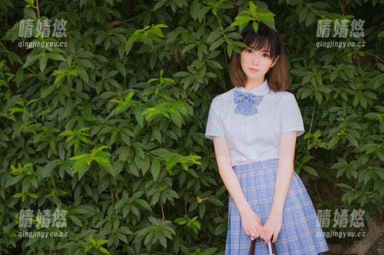 模范学院-SiByl李思宁 模范学院 - SiByl李思宁全新短裤写真更新,时尚与舒适完美结合的夏季选择!
