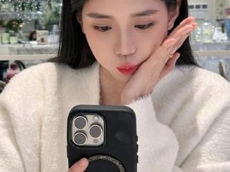 模范学院 – 伊小七MoMo女王写真资源宝库：每一组作品都是独一无二的艺术体验，让人惊叹！