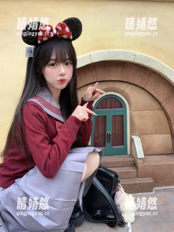 模范学院-伊小七MoMo 模范学院 - 伊小七MoMo圣诞主题高清写真,展现极致优雅与甜美,尽情欣赏这些令人陶醉的精美图片!