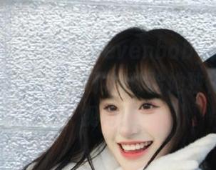模范学院 – 柳侑绮Sevenbaby裸足写真作品大揭秘，立即下载体验她独特的艺术视角！