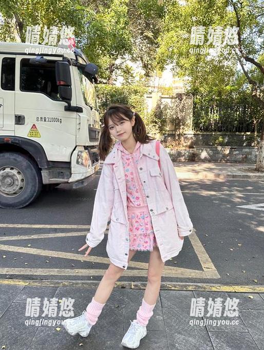 模范学院-柳侑绮Sevenbaby 模范学院 - 柳侑绮Sevenbaby的高清镂空作品,融汇光影与灵动的完美结合