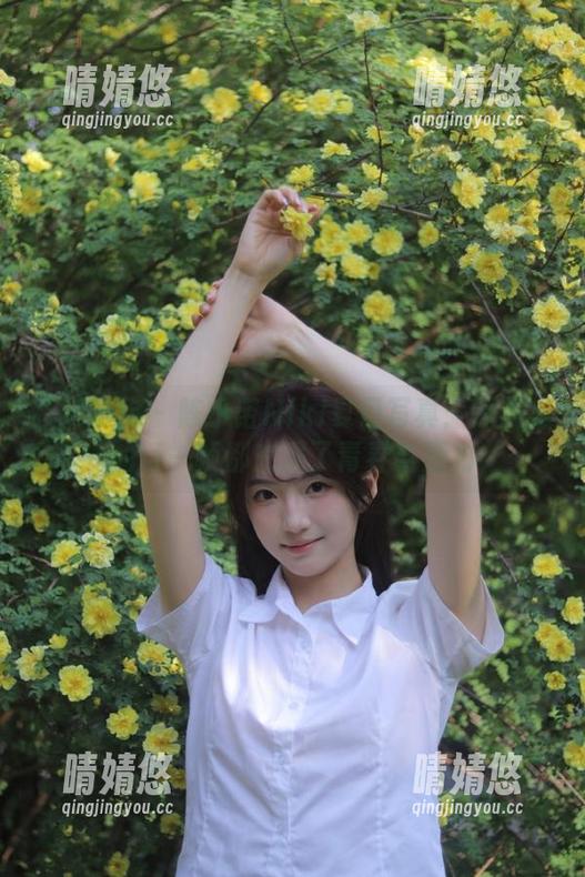 模范学院-陈小诺Niki 模范学院 - 陈小诺Niki夏日写真:原图里的每一帧都充满了青春与活力