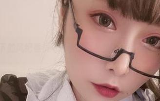 次屁啦私底下的风纪委员写真上线，免费下载感受她的无限魅力！