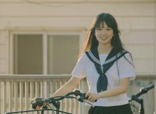 微密圈 – 特别呈现：“海豚baby学妹”写真合集，观看她的校园生活多姿多彩
