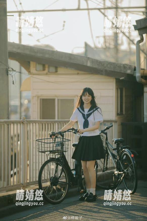 微密圈 - 特别呈现：“海豚baby学妹”写真合集，观看她的校园生活多姿多彩