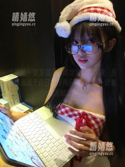 爱蜜社 - 蕾蕾醒了没的定制运动写真，轻松打造属于自己的时尚风格，让每一张都散发魅力！