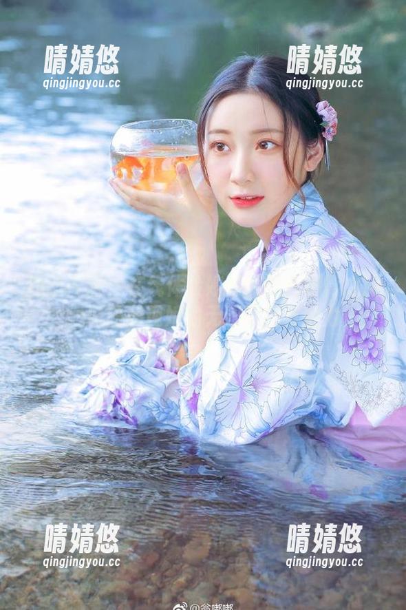 物恋传媒-婷婷 物恋传媒 - 在线体验婷婷的黑色摄影之旅,原图展现她的无限可能与魅力