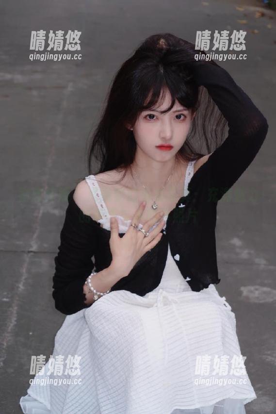 物恋传媒-岚岚 物恋传媒 - 岚岚梦幻毛衣写真:充满魅力的美图与小故事照片