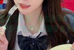 在浴缸里找到灵感：猫九酱写真全集下载，水中少女的梦幻之旅等你来阅！
