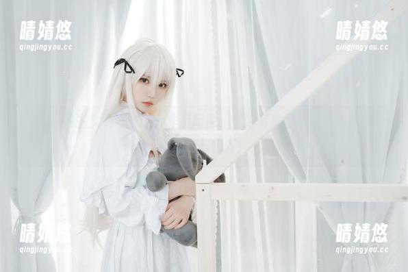 白易子教主全新穹妹cos作品问世，最新写真艺术尽展风情，无限期待与惊喜！
