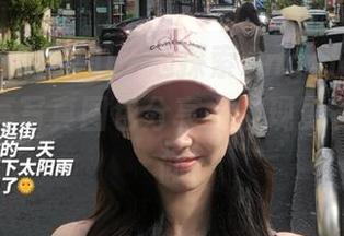 秀人网 – 让我们一起探索AngelaLee李玲的油亮写真图包分享，发现更多惊艳瞬间