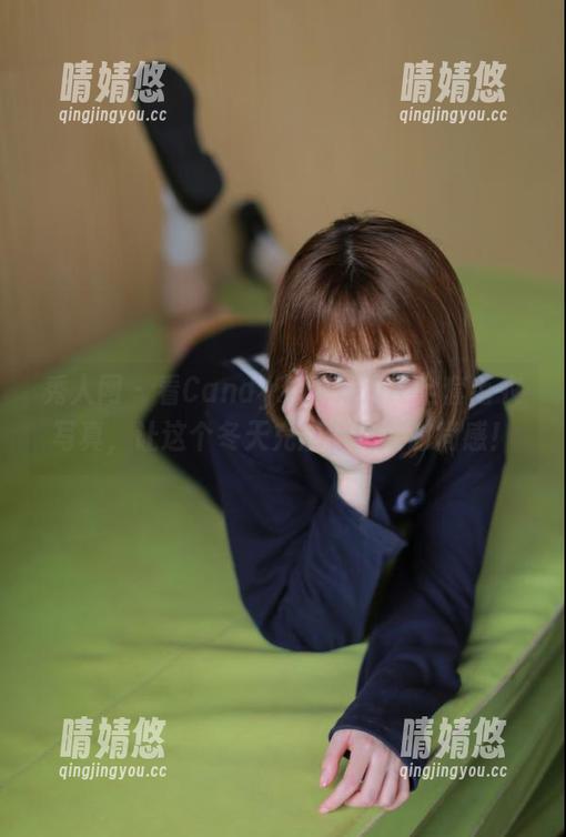 秀人网 - 看Candy糖糖如何用全套毛衣写真，让这个冬天充满甜蜜与时尚感！