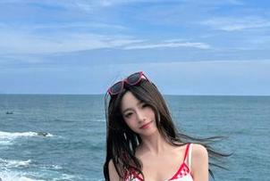秀人网 – 乔一一的天台探秘：唯美写真图片资源，感受她的独特魅力