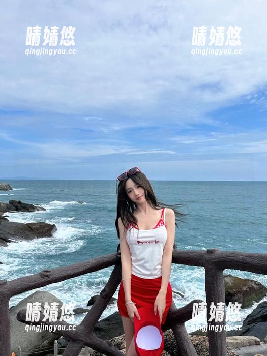 秀人网 - 乔一一的天台探秘：唯美写真图片资源，感受她的独特魅力