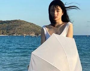 秀人网 – 九千柒柒姐姐精致写真合集，照片展现她的风采与优雅