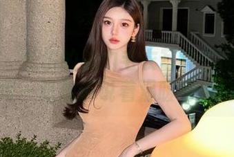 秀人网 – 允尔的魅力毛衣写真作品合集：每一张都诉说着温暖与风情