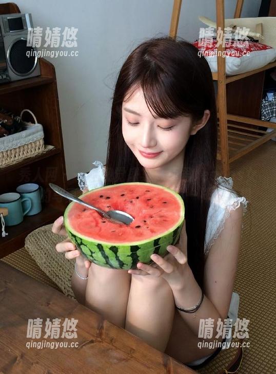秀人网 - 一场视觉盛宴：卓君Jeanes女王的写真与照片带你走进不一样的梦想