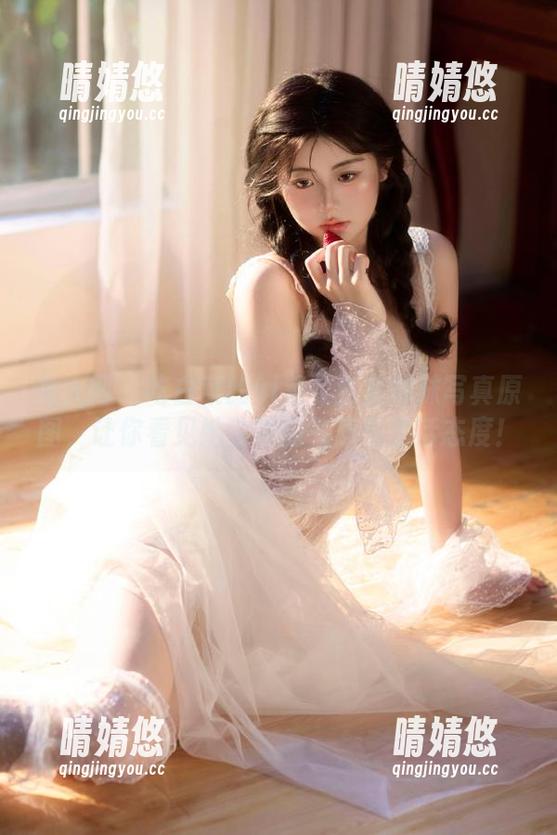 秀人网 - 吃白菜的vi菜菜全套棉袜写真原图，让你看见她独特的气质与生活态度！
