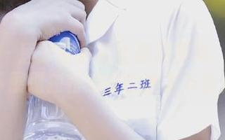 秀人网 – 唐安诺全套比基尼图集：在镜头下展现独特的女性魅力与自信