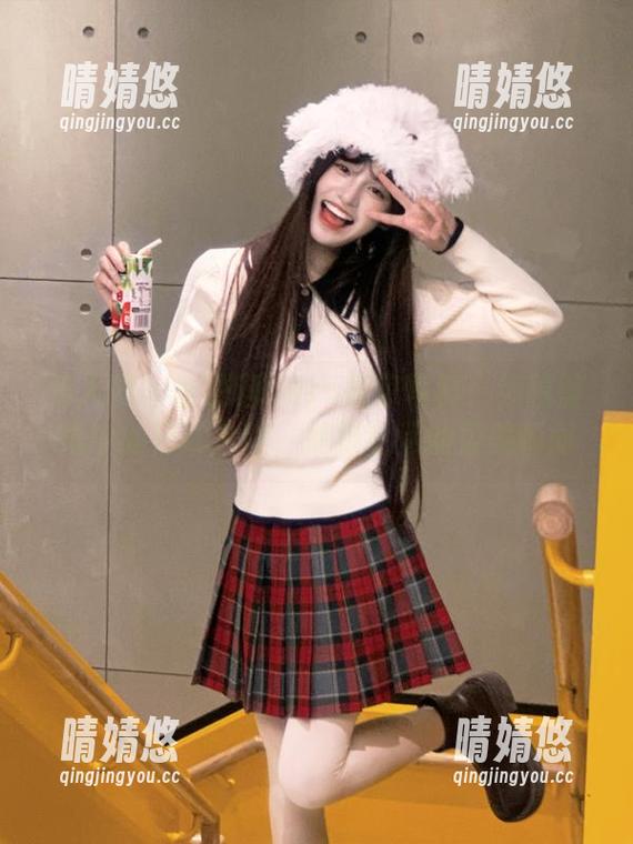 秀人网 - 土肥圆Caro居家写真：细腻壁纸中的日常片段，捕捉生活的柔美瞬间