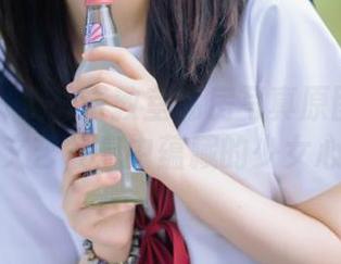 秀人网 – 夏旖诺教室私房写真原图分享：文艺气息中蕴藏的少女心