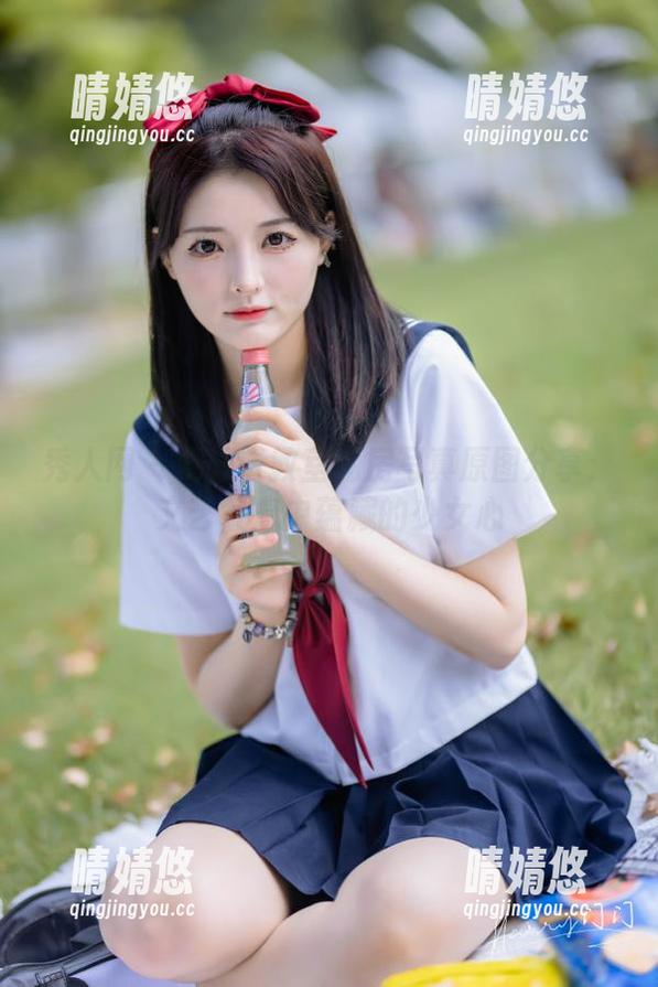秀人网 - 夏旖诺教室私房写真原图分享：文艺气息中蕴藏的少女心
