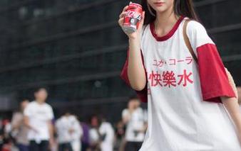 秀人网 – 全新美图更新来了！大琪琪Emily的镂空写真作品，让你爱上这个夏天