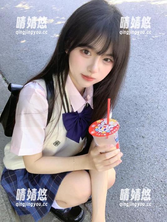 秀人网 - 一起来看奶酥皮衣写真集分享，时尚与个性完美结合！