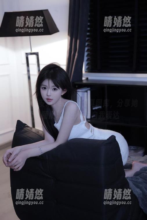 秀人网 - 安琪Yee内衣写真图库，分享她用美丽展现的生活与自我表达