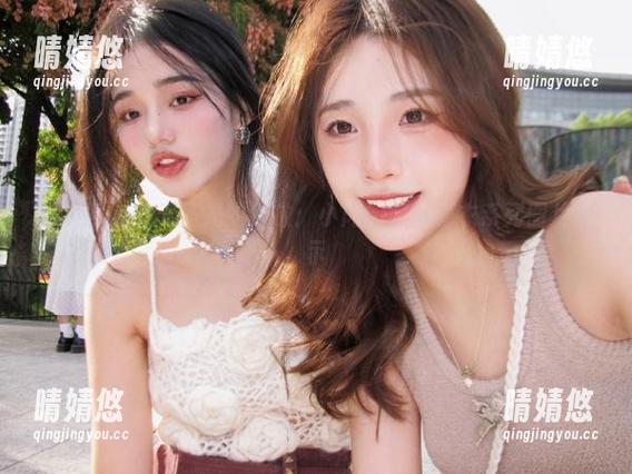 秀人网 - 在无圣光中绽放：小肉肉咪的睡衣系列图片展示