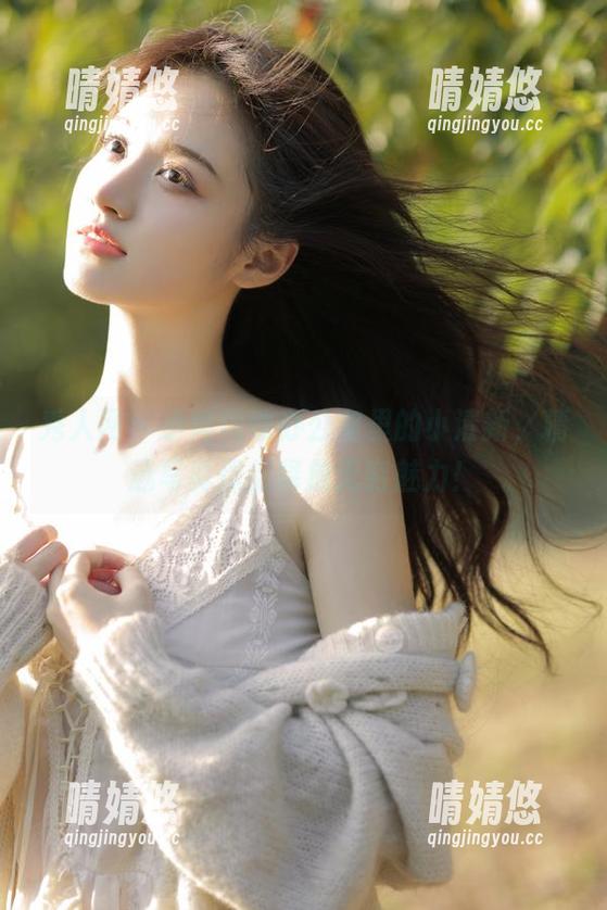 秀人网 - 小肉肉咪办公室里的小清新，精选写真作品释放无穷魅力！