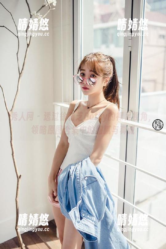 秀人网 - 透过徐莉芝Botty的裸足视角，领略原图合集中的细腻与真诚