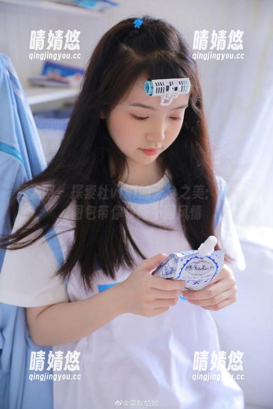 秀人网 - 探索杜viki的天台之美：原图及图包带你领略不同风情